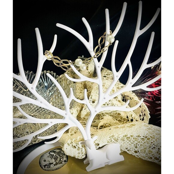 Vintage Richelieu Signed & Stamped Faux Pearl and 12k Gold Filled Bracelet - Picture 4 of 4